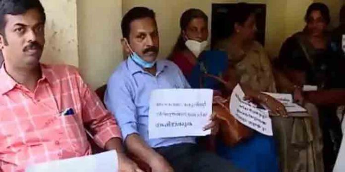 മൈലപ്ര സഹകരണ ബാങ്കിലെ സാമ്പത്തിക ക്രമക്കേടില് സെക്രട്ടറി ജോഷ്വാ മാത്യുവിനെതിരെ പോലീസ് കേസെടുത്തു മൈലപ്ര സഹകരണ ബാങ്കിലെ സാമ്പത്തിക ക്രമക്കേടില് സെക്രട്ടറി ജോഷ്വാ മാത്യുവിനെതിരെ പോലീസ് കേസെടുത്തു