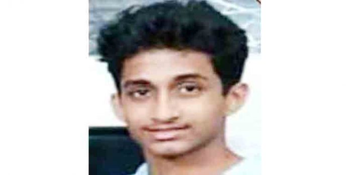 പതിനാലുകാരനെ വീട്ടിനകത്ത് തൂങ്ങിമരിച്ച നിലയില് കണ്ടെത്തി പതിനാലുകാരനെ വീട്ടിനകത്ത് തൂങ്ങിമരിച്ച നിലയില് കണ്ടെത്തി