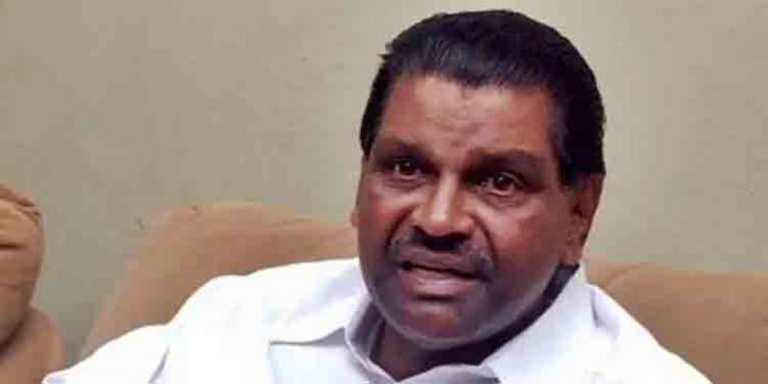 സില്വര് ലൈന് മൂലം നഷ്ടപ്പെടുന്ന സാഹചര്യം അതീവ ഗുരുതരമാണെന്നും എന്തു വിലകൊടുത്തും ജനങ്ങളോടൊപ്പംനിന്ന് ചെറുക്കും ; തിരുവഞ്ചൂര് രാധാകൃഷ്ണന് എം.എല്.എ സില്വര് ലൈന് മൂലം നഷ്ടപ്പെടുന്ന സാഹചര്യം അതീവ ഗുരുതരമാണെന്നും എന്തു വിലകൊടുത്തും ജനങ്ങളോടൊപ്പംനിന്ന് ചെറുക്കും ; തിരുവഞ്ചൂര് രാധാകൃഷ്ണന് എം.എല്.എ