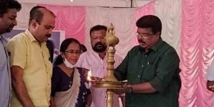കമ്മ്യൂണിറ്റി ആര്ട്ട് പ്രോജക്ട് ക്രിയേറ്റീവ് ശാലയുടെ ഉദ്ഘാടനം കമ്മ്യൂണിറ്റി ആര്ട്ട് പ്രോജക്ട് ക്രിയേറ്റീവ് ശാലയുടെ ഉദ്ഘാടനം