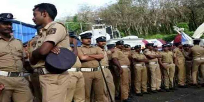 കണ്ണൂരിലും പാലക്കാടിന് സമാനമായ സംഘര്ഷത്തിന് സാധ്യതയെന്ന് പോലീസ് റിപ്പോര്ട്ട് കണ്ണൂരിലും പാലക്കാടിന് സമാനമായ സംഘര്ഷത്തിന് സാധ്യതയെന്ന് പോലീസ് റിപ്പോര്ട്ട്