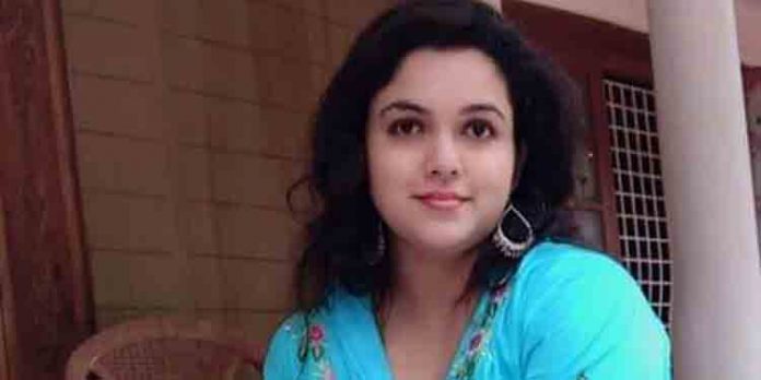 അമൃത വിദ്യാലയത്തിൽ അധ്യാപികയായ രേഷ്മയെ സസ്പെൻഡ് ചെയ്തു അമൃത വിദ്യാലയത്തിൽ അധ്യാപികയായ രേഷ്മയെ സസ്പെൻഡ് ചെയ്തു