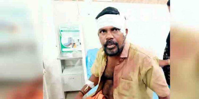 ക്ഷേത്ര ഭരണവുമായി ബന്ധപ്പെട്ട തര്ക്കത്തെ തുടര്ന്ന് കെ.പി.എം.എസ് നേതാവിനെ കുത്തിപ്പരിക്കേല്പ്പിച്ചതായി പരാതി ക്ഷേത്ര ഭരണവുമായി ബന്ധപ്പെട്ട തര്ക്കത്തെ തുടര്ന്ന് കെ.പി.എം.എസ് നേതാവിനെ കുത്തിപ്പരിക്കേല്പ്പിച്ചതായി പരാതി