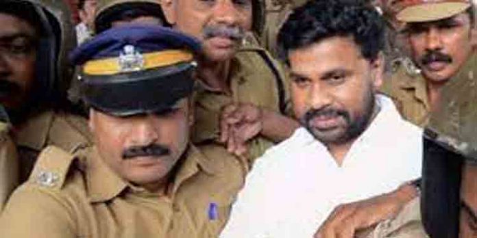 നടിയെ ആക്രമിച്ച കേസ് : വൈദികന് വിക്ടറിന്റെ മൊഴിയെടുക്കല് പൂര്ത്തിയായി നടിയെ ആക്രമിച്ച കേസ് : വൈദികന് വിക്ടറിന്റെ മൊഴിയെടുക്കല് പൂര്ത്തിയായി