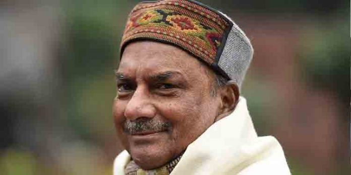 ഗാന്ധി കുടുംബത്തെ മാറ്റി നിര്ത്തി കോണ്ഗ്രസ് ഉണ്ടാക്കാമെന്ന് ആരെങ്കിലും കരുതേണ്ട : എ.കെ ആന്റണി ഗാന്ധി കുടുംബത്തെ മാറ്റി നിര്ത്തി കോണ്ഗ്രസ് ഉണ്ടാക്കാമെന്ന് ആരെങ്കിലും കരുതേണ്ട : എ.കെ ആന്റണി