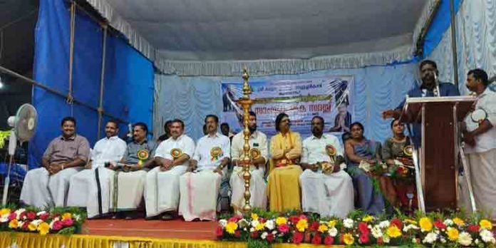 കല്ലേലി ഊരാളി അപ്പൂപ്പന് കാവിലെ പത്താമുദയ മഹോത്സവത്തോട് അനുബന്ധിച്ചുള്ള സാംസ്ക്കാരിക സദസ്സ് ഡെപ്യൂട്ടി സ്പീക്കര് ചിറ്റയം ഗോപകുമാര് ഉത്ഘാടനം ചെയ്തു കല്ലേലി ഊരാളി അപ്പൂപ്പന് കാവിലെ പത്താമുദയ മഹോത്സവത്തോട് അനുബന്ധിച്ചുള്ള സാംസ്ക്കാരിക സദസ്സ് ഡെപ്യൂട്ടി സ്പീക്കര് ചിറ്റയം ഗോപകുമാര് ഉത്ഘാടനം ചെയ്തു