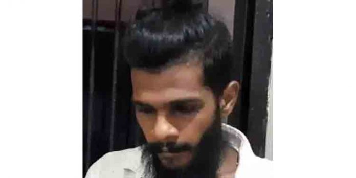 പെട്രോള് പമ്പില് ജീവനക്കാരനെ വെട്ടിയ സംഭവത്തില് ഒരാള് പോലീസ് പിടിയില് പെട്രോള് പമ്പില് ജീവനക്കാരനെ വെട്ടിയ സംഭവത്തില് ഒരാള് പോലീസ് പിടിയില്