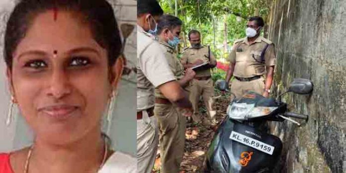 പട്ടാപ്പകല് യുവതിയെ വെട്ടിക്കൊലപ്പെടുത്താന് ശ്രമം ; കഴുത്തിന് വെട്ടേറ്റ യുവതി ഗുരുതരാവസ്ഥയില് പട്ടാപ്പകല് യുവതിയെ വെട്ടിക്കൊലപ്പെടുത്താന് ശ്രമം ; കഴുത്തിന് വെട്ടേറ്റ യുവതി ഗുരുതരാവസ്ഥയില്