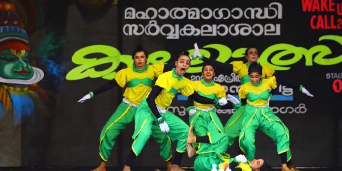 ട്രാൻസ് ജൻഡേഴ്സിന്റെ ജീവിതം അരങ്ങിലാടി പറവൂർ എസ് എൻ എം കോളേജ് ട്രാൻസ് ജൻഡേഴ്സിന്റെ ജീവിതം അരങ്ങിലാടി പറവൂർ എസ് എൻ എം കോളേജ്