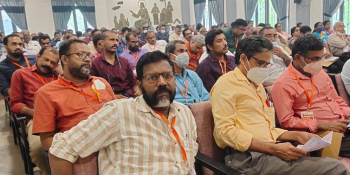 എല്ലാ വിഭാഗം ജനങ്ങൾക്കും നീതി ലഭിക്കുന്നതിന് അഭിഭാഷകസമൂഹം ബദ്ധശ്രദ്ധരാകണം ; ഡോ. എൻ ആർ മധു എല്ലാ വിഭാഗം ജനങ്ങൾക്കും നീതി ലഭിക്കുന്നതിന് അഭിഭാഷകസമൂഹം ബദ്ധശ്രദ്ധരാകണം ; ഡോ. എൻ ആർ മധു