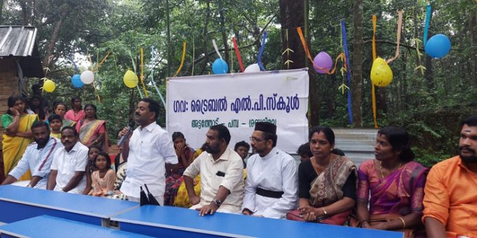 ‘കാടറിയുന്നവരുടെ വയർ എരിയാതിരിക്കാൻ’ പദ്ധതി ; ഉദ്ഘാടനം ചെയ്തു ‘കാടറിയുന്നവരുടെ വയർ എരിയാതിരിക്കാൻ’ പദ്ധതി ; ഉദ്ഘാടനം ചെയ്തു