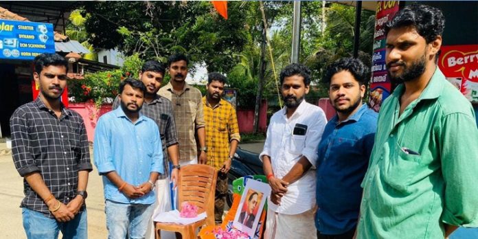 അംബേദ്കർ അനുസ്മരണവും പുഷ്പാർച്ചനയും നടത്തി അംബേദ്കർ അനുസ്മരണവും പുഷ്പാർച്ചനയും നടത്തി