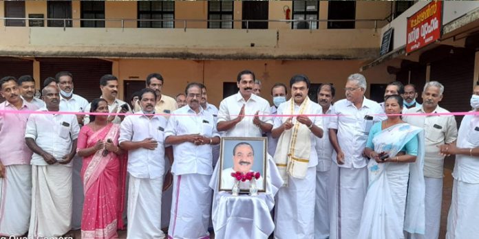 കെ.എം മാണി ഓപ്പൺ സ്റ്റേഡിയം നാടിന് സമർപ്പിച്ചു കെ.എം മാണി ഓപ്പൺ സ്റ്റേഡിയം നാടിന് സമർപ്പിച്ചു
