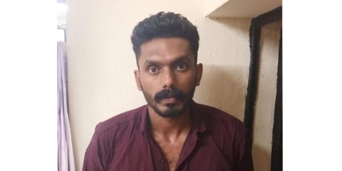 പ്രായപൂർത്തിയാകാത്ത പെൺകുട്ടിയ്ക്കും കൂട്ടുകാരനും മദ്യസൽക്കാരം നടത്തിയയാളെ പിടികൂടി പ്രായപൂർത്തിയാകാത്ത പെൺകുട്ടിയ്ക്കും കൂട്ടുകാരനും മദ്യസൽക്കാരം നടത്തിയയാളെ പിടികൂടി
