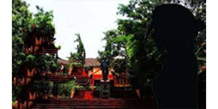 കേരള കലാമണ്ഡത്തില് പ്ലസ് ടു വിദ്യാര്ഥിനിയെ അധ്യാപകന് പീഡിപ്പിച്ച സംഭവം ; അറസ്റ്റ് വൈകുന്നതില് പ്രതിഷേധം കേരള കലാമണ്ഡത്തില് പ്ലസ് ടു വിദ്യാര്ഥിനിയെ അധ്യാപകന് പീഡിപ്പിച്ച സംഭവം ; അറസ്റ്റ് വൈകുന്നതില് പ്രതിഷേധം