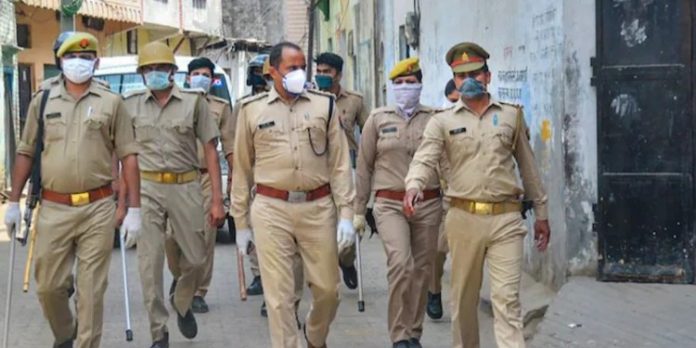 പാകിസ്താനി ഗാനം കേട്ടു ; യുപിയിൽ 2 മുസ്ലീം കുട്ടികൾ കസ്റ്റഡിയിൽ പാകിസ്താനി ഗാനം കേട്ടു ; യുപിയിൽ 2 മുസ്ലീം കുട്ടികൾ കസ്റ്റഡിയിൽ