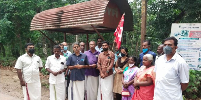 ഇന്ധനവില വർദ്ധനയ്ക്ക് എതിരെ മാര്ച്ചും ധര്ണ്ണയും നടത്തി ഇന്ധനവില വർദ്ധനയ്ക്ക് എതിരെ മാര്ച്ചും ധര്ണ്ണയും നടത്തി