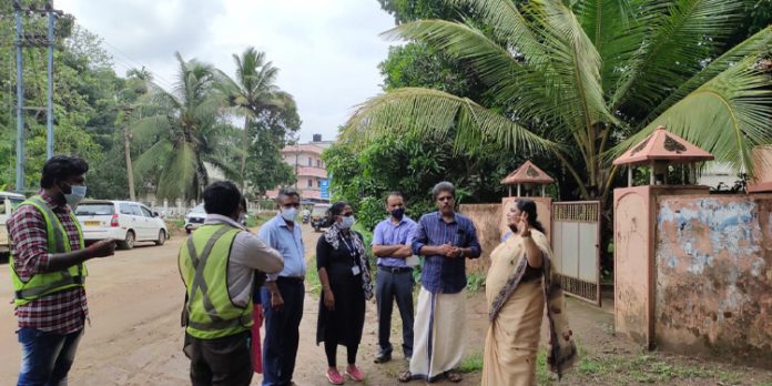 പുനലൂർ മുവാറ്റുപുഴ ഹൈവേ ; തർക്കം ഉള്ള പ്രദേശങ്ങൾ കെഎസ്ടിപി ഉദ്യോഗസ്ഥർ സന്ദർശിച്ചു പുനലൂർ മുവാറ്റുപുഴ ഹൈവേ ; തർക്കം ഉള്ള പ്രദേശങ്ങൾ കെഎസ്ടിപി ഉദ്യോഗസ്ഥർ സന്ദർശിച്ചു