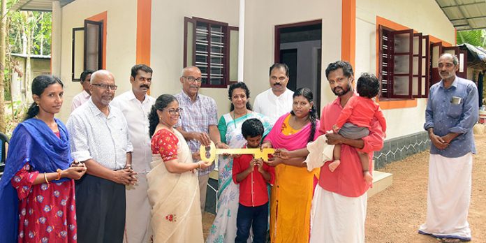 ഡോ.എം.എസ്. സുനിലിന്റെ 243 -ാമത്തെ സ്നേഹ ഭവനം ശ്രീജാ രാജേഷിനും കുഞ്ഞുങ്ങൾക്കും ഡോ.എം.എസ്. സുനിലിന്റെ 243 -ാമത്തെ സ്നേഹ ഭവനം ശ്രീജാ രാജേഷിനും കുഞ്ഞുങ്ങൾക്കും