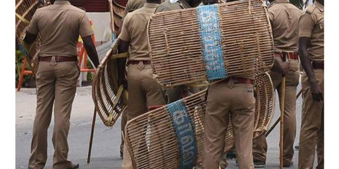 പാലക്കാട് അതീവജാഗ്രത ; സുരക്ഷക്കായി 900 തമിഴ്നാട് പോലീസും പാലക്കാട് അതീവജാഗ്രത ; സുരക്ഷക്കായി 900 തമിഴ്നാട് പോലീസും