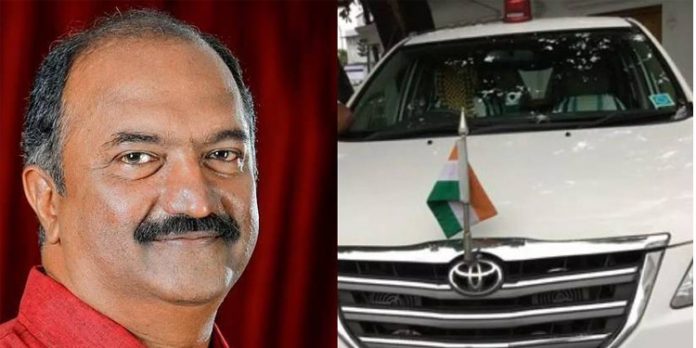 ഓടിക്കൊണ്ടിരുന്ന കാറിന്റെ ടയർ ഊരിത്തെറിച്ചു ; റോഡിലുരസി തീപ്പൊരി വന്നു – പരുക്ക് സംഭവിക്കാതെ രക്ഷപ്പെട്ട് ധനമന്ത്രി ഓടിക്കൊണ്ടിരുന്ന കാറിന്റെ ടയർ ഊരിത്തെറിച്ചു ; റോഡിലുരസി തീപ്പൊരി വന്നു – പരുക്ക് സംഭവിക്കാതെ രക്ഷപ്പെട്ട് ധനമന്ത്രി