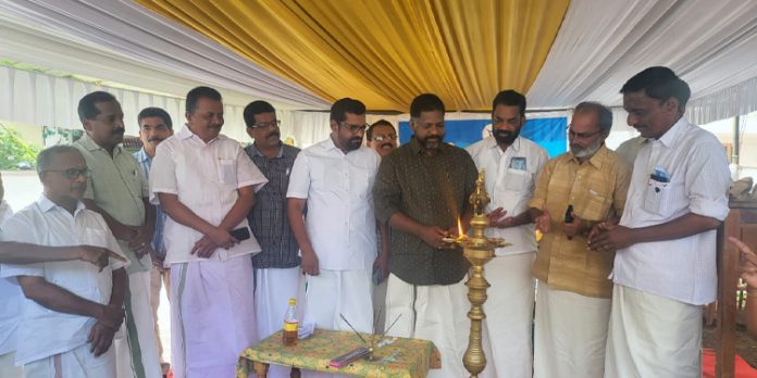 ക്ഷീരമേഖലയിൽ സമാനതകൾ ഇല്ലാത്ത മുന്നേറ്റം : ഡെപ്യൂട്ടി സ്പീക്കർ ക്ഷീരമേഖലയിൽ സമാനതകൾ ഇല്ലാത്ത മുന്നേറ്റം : ഡെപ്യൂട്ടി സ്പീക്കർ