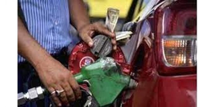 കോന്നിയിൽ ഇന്ധന ക്ഷാമം : വാഹന യാത്രക്കാർ വലഞ്ഞു കോന്നിയിൽ ഇന്ധന ക്ഷാമം : വാഹന യാത്രക്കാർ വലഞ്ഞു