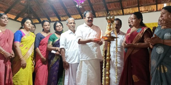 മേക്കൊഴുർ എസ്.എൻ.ഡി.പി. യു.പി സ്കൂൾ എഴുപതിന്റെ നിറവിൽ മേക്കൊഴുർ എസ്.എൻ.ഡി.പി. യു.പി സ്കൂൾ എഴുപതിന്റെ നിറവിൽ