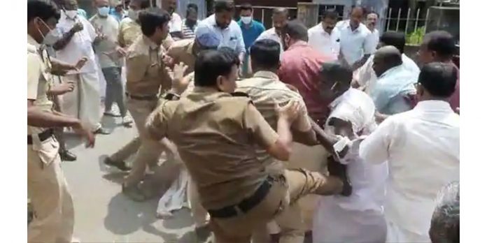 കെ റെയിൽ സമരം ; കോൺഗ്രസ് പ്രവർത്തകനെ ബൂട്ടിട്ട് ചവിട്ടിയ പോലീസുകാരനെതിരെ ഇന്ന് നടപടിയുണ്ടാകും കെ റെയിൽ സമരം ; കോൺഗ്രസ് പ്രവർത്തകനെ ബൂട്ടിട്ട് ചവിട്ടിയ പോലീസുകാരനെതിരെ ഇന്ന് നടപടിയുണ്ടാകും