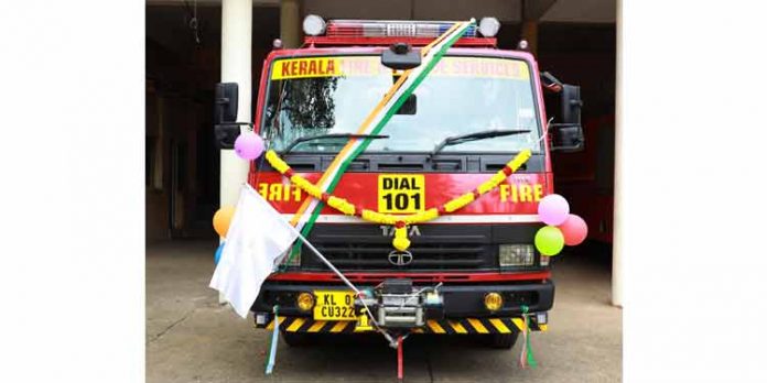 പത്തനംതിട്ട ഫയര്ഫോഴ്സിന്റെ പുതിയ മിനി എമര്ജന്സി വാഹനം ഫ്ളാഗ് ഓഫ് ചെയ്തു പത്തനംതിട്ട ഫയര്ഫോഴ്സിന്റെ പുതിയ മിനി എമര്ജന്സി വാഹനം ഫ്ളാഗ് ഓഫ് ചെയ്തു