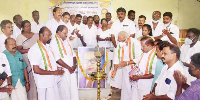 ഡോ.അംബേദ്കര് കാലത്തിന് മുന്പേ നടന്ന നേതാവ് : പ്രൊഫ.പി.ജെ കുര്യന് ഡോ.അംബേദ്കര് കാലത്തിന് മുന്പേ നടന്ന നേതാവ് : പ്രൊഫ.പി.ജെ കുര്യന്