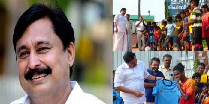 ഇത് മന്ത്രിയുടെ ഉറപ്പ് ; പെൺപുലികൾക്കൊപ്പം പന്ത് തട്ടി കായിക മന്ത്രി… ഇത് മന്ത്രിയുടെ ഉറപ്പ് ; പെൺപുലികൾക്കൊപ്പം പന്ത് തട്ടി കായിക മന്ത്രി…