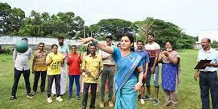 ജില്ലാ റവന്യൂ കായികമേളയ്ക്ക് ആലപ്പുഴ എസ്.ഡി.വി. സ്കൂള് ഗ്രൗണ്ടില് തുടക്കം ജില്ലാ റവന്യൂ കായികമേളയ്ക്ക് ആലപ്പുഴ എസ്.ഡി.വി. സ്കൂള് ഗ്രൗണ്ടില് തുടക്കം