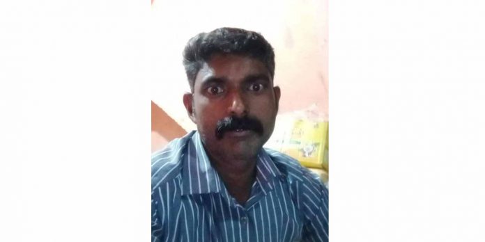 റബർ തടി ചുമടെടുക്കുന്നതിനിടയിൽ മിന്നലേറ്റ് തൊഴിലാളി മരിച്ചു റബർ തടി ചുമടെടുക്കുന്നതിനിടയിൽ മിന്നലേറ്റ് തൊഴിലാളി മരിച്ചു