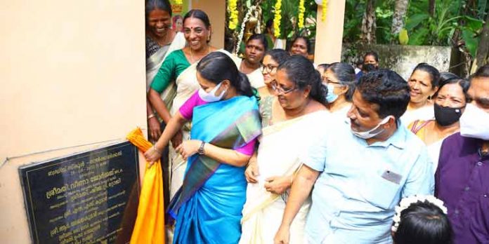 കിടങ്ങന്നൂര് അംഗനവാടി ബഡ്സ് സ്കൂള് കെട്ടിടം ഉദ്ഘാടനം ചെയ്തു കിടങ്ങന്നൂര് അംഗനവാടി ബഡ്സ് സ്കൂള് കെട്ടിടം ഉദ്ഘാടനം ചെയ്തു