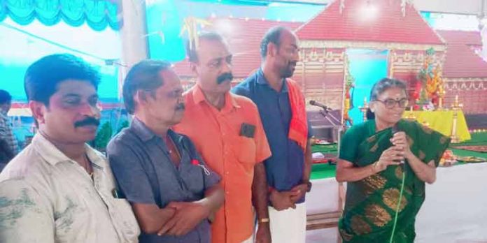 മഴുക്കീര് മേല് മഹാവിഷ്ണു ക്ഷേത്രത്തിലെ ശ്രീമദ് മൂലം ഭാഗവത ഞ്ജാനയജ്ഞത്തിന് സമാപനം കുറിച്ചു മഴുക്കീര് മേല് മഹാവിഷ്ണു ക്ഷേത്രത്തിലെ ശ്രീമദ് മൂലം ഭാഗവത ഞ്ജാനയജ്ഞത്തിന് സമാപനം കുറിച്ചു