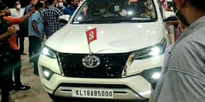 സിപിഐ എം പാര്ട്ടി കോണ്ഗ്രസ് ; യെച്ചൂരിയുടെ കാര് ക്രിമിനല്ക്കേസ് പ്രതിയുടേതെന്ന് ബിജെപി സിപിഐ എം പാര്ട്ടി കോണ്ഗ്രസ് ; യെച്ചൂരിയുടെ കാര് ക്രിമിനല്ക്കേസ് പ്രതിയുടേതെന്ന് ബിജെപി
