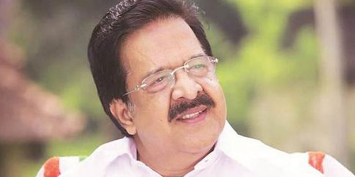 വര്ഗീയ ശക്തികള്ക്ക് വാള് കൊടുത്തിട്ട് മുഖ്യമന്ത്രി ട്രെന്ഡ് അനുസരിച്ച് ചാമ്പിക്കോ എന്ന് പറയുന്നു : രമേശ് ചെന്നിത്തല വര്ഗീയ ശക്തികള്ക്ക് വാള് കൊടുത്തിട്ട് മുഖ്യമന്ത്രി ട്രെന്ഡ് അനുസരിച്ച് ചാമ്പിക്കോ എന്ന് പറയുന്നു : രമേശ് ചെന്നിത്തല
