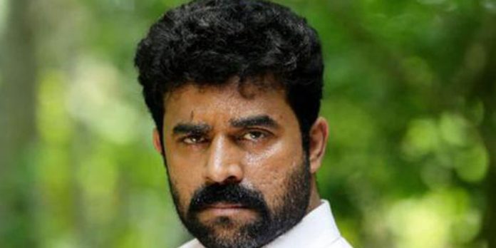 ബലാത്സംഗക്കേസ് ; വിജയ് ബാബുവിന്റെ അറസ്റ്റ് അനിവാര്യം -nഫ്ലാറ്റില് നിന്ന് തെളിവ് ശേഖരിച്ചും : കമ്മീഷണർ ബലാത്സംഗക്കേസ് ; വിജയ് ബാബുവിന്റെ അറസ്റ്റ് അനിവാര്യം -nഫ്ലാറ്റില് നിന്ന് തെളിവ് ശേഖരിച്ചും : കമ്മീഷണർ