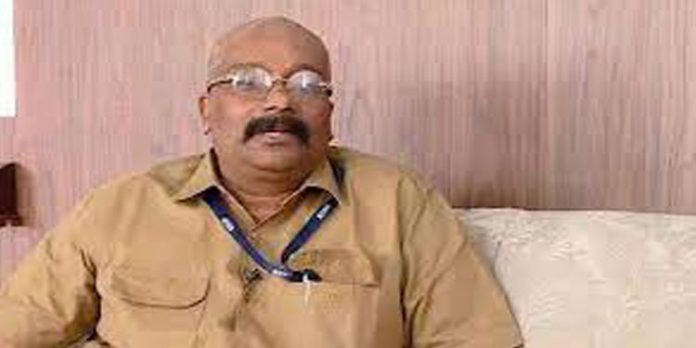 മാടമ്പിത്തരം കുടുംബത്ത് വെച്ചാല് മതി ; കെഎസ്ഇബി സമരക്കാര്ക്കെതിരെ വീണ്ടും ചെയര്മാന് മാടമ്പിത്തരം കുടുംബത്ത് വെച്ചാല് മതി ; കെഎസ്ഇബി സമരക്കാര്ക്കെതിരെ വീണ്ടും ചെയര്മാന്