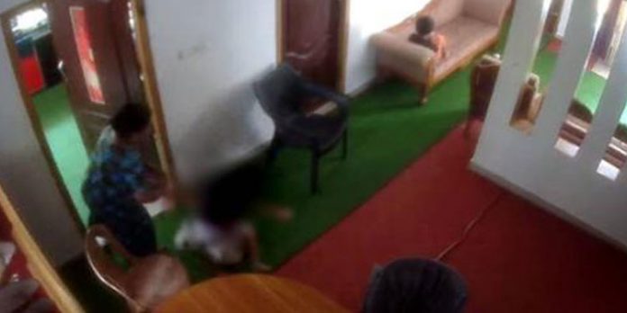 അഞ്ചര വയസുകാരിയെ ക്രൂരമായി മർദിച്ച വീട്ടുജോലിക്കാരിക്കെതിരെ കേസ് അഞ്ചര വയസുകാരിയെ ക്രൂരമായി മർദിച്ച വീട്ടുജോലിക്കാരിക്കെതിരെ കേസ്
