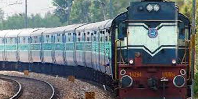 പാളത്തിൽ അറ്റകുറ്റപ്പണി ; മൂന്ന് ട്രെയിനുകൾ റദ്ദാക്കി പാളത്തിൽ അറ്റകുറ്റപ്പണി ; മൂന്ന് ട്രെയിനുകൾ റദ്ദാക്കി