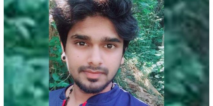 ജിഷ്ണുവിന്റെ മരണം : പോലീസ് കൊലപ്പെടുത്തിയതാണെന്ന് ബന്ധുക്കൾ ജിഷ്ണുവിന്റെ മരണം : പോലീസ് കൊലപ്പെടുത്തിയതാണെന്ന് ബന്ധുക്കൾ