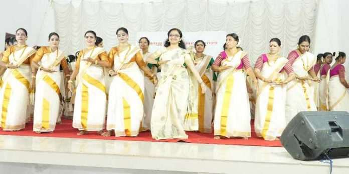 പത്തനംതിട്ട ജില്ലാതല റവന്യു കലോല്സവത്തിലെ കലാമത്സരങ്ങളുടെ ഫലം പത്തനംതിട്ട ജില്ലാതല റവന്യു കലോല്സവത്തിലെ കലാമത്സരങ്ങളുടെ ഫലം