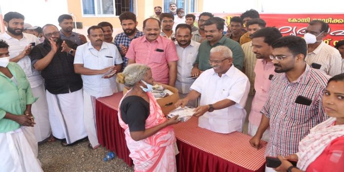 കോന്നി മെഡിക്കൽ കോളേജിലെ രോഗികൾക്കും കൂട്ടിരിപ്പുകാർക്കും ഭക്ഷ്ണം നൽകാൻ ഡിവൈഎഫ്ഐ കോന്നി മെഡിക്കൽ കോളേജിലെ രോഗികൾക്കും കൂട്ടിരിപ്പുകാർക്കും ഭക്ഷ്ണം നൽകാൻ ഡിവൈഎഫ്ഐ