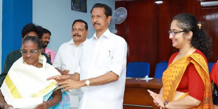 ശക്തമായ സാക്ഷരതാ പ്രവര്ത്തനവുമായി ജില്ല മുന്പോട്ടു പോകും : ജില്ലാ പഞ്ചായത്ത് പ്രസിഡന്റ് ശക്തമായ സാക്ഷരതാ പ്രവര്ത്തനവുമായി ജില്ല മുന്പോട്ടു പോകും : ജില്ലാ പഞ്ചായത്ത് പ്രസിഡന്റ്