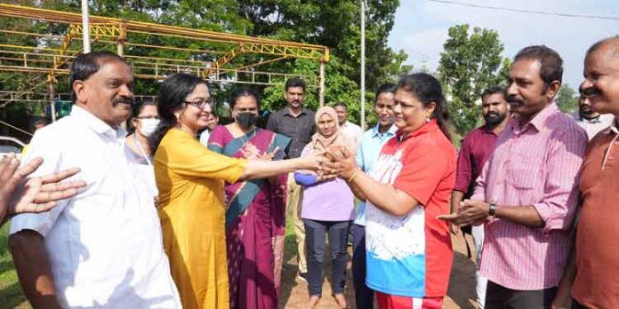 റവന്യു കലോല്സവം : കായിക ഇനങ്ങളിലെ വിജയികള് റവന്യു കലോല്സവം : കായിക ഇനങ്ങളിലെ വിജയികള്