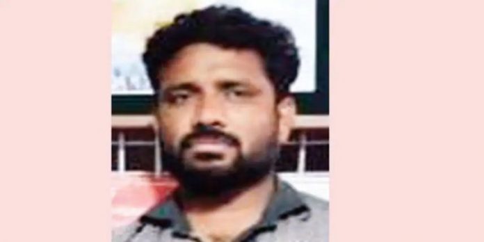 യുവതിയെ പരസ്യമായി മാനഭംഗപ്പെടുത്താന് ശ്രമം; യുവാവ് പിടിയില് യുവതിയെ പരസ്യമായി മാനഭംഗപ്പെടുത്താന് ശ്രമം; യുവാവ് പിടിയില്