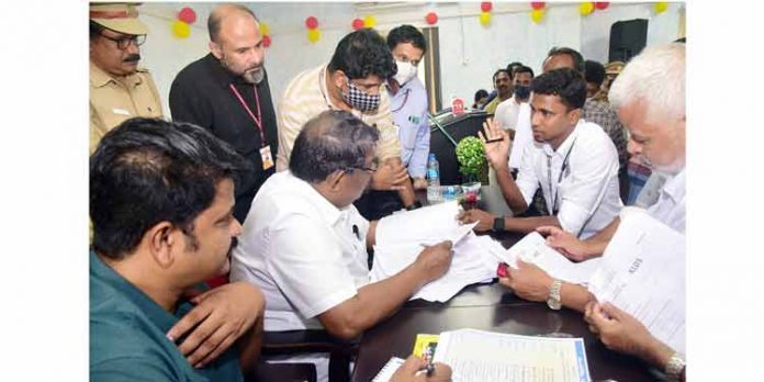 വാഹനപരിശോധനയും ഡ്രൈവിംഗ് ടെസ്റ്റും ആധുനികവത്ക്കരിക്കും : മന്ത്രി ആന്റണി രാജു വാഹനപരിശോധനയും ഡ്രൈവിംഗ് ടെസ്റ്റും ആധുനികവത്ക്കരിക്കും : മന്ത്രി ആന്റണി രാജു