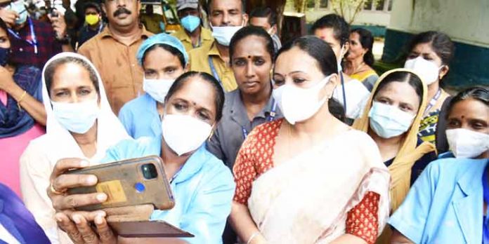 സ്ത്രീകളുടെയും കുട്ടികളുടെയും ആശുപത്രിയില് ഇന്ഫെര്ട്ടിലിറ്റി ക്ലിനിക്ക് തുടങ്ങും ; മന്ത്രി വീണ ജോര്ജ് സ്ത്രീകളുടെയും കുട്ടികളുടെയും ആശുപത്രിയില് ഇന്ഫെര്ട്ടിലിറ്റി ക്ലിനിക്ക് തുടങ്ങും ; മന്ത്രി വീണ ജോര്ജ്